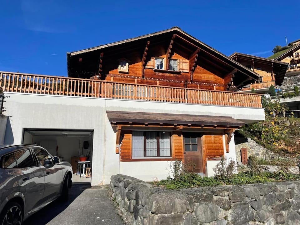 Charmantes Chalet mit Studio & Bergblick Chalet in Canton of Bern (Region)