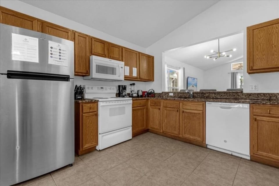 3 Bedrooms 2 Bathrooms Lake Berkley home House in Kissimmee