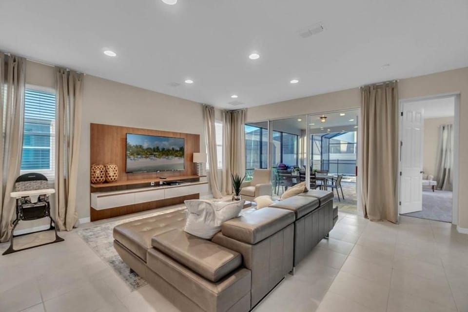 5 Bedrooms 5,5 Bathrooms Solara home House in Bay Lake