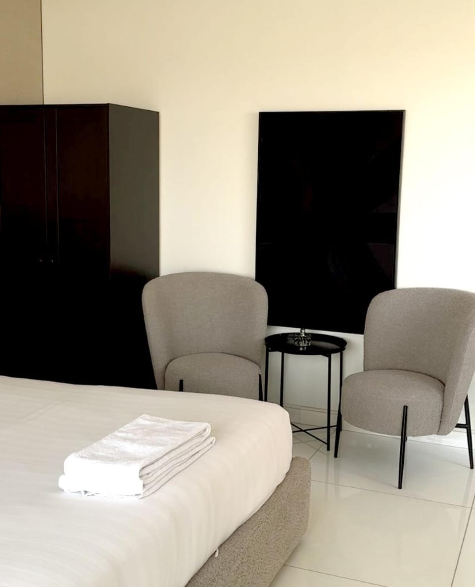 TV and multimedia, Seating area
