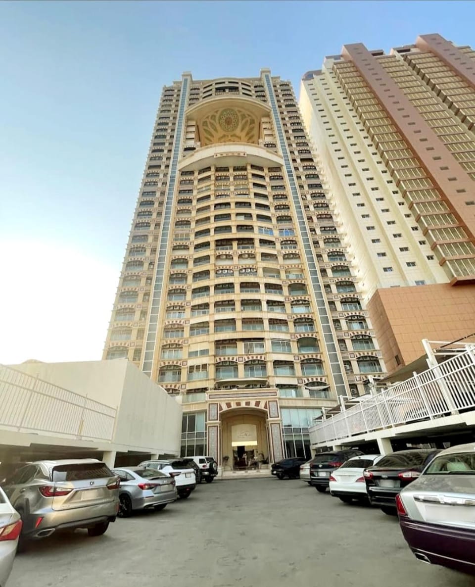 Property building, Day, Location, Parking