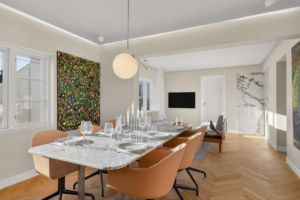 Living room, Dining area