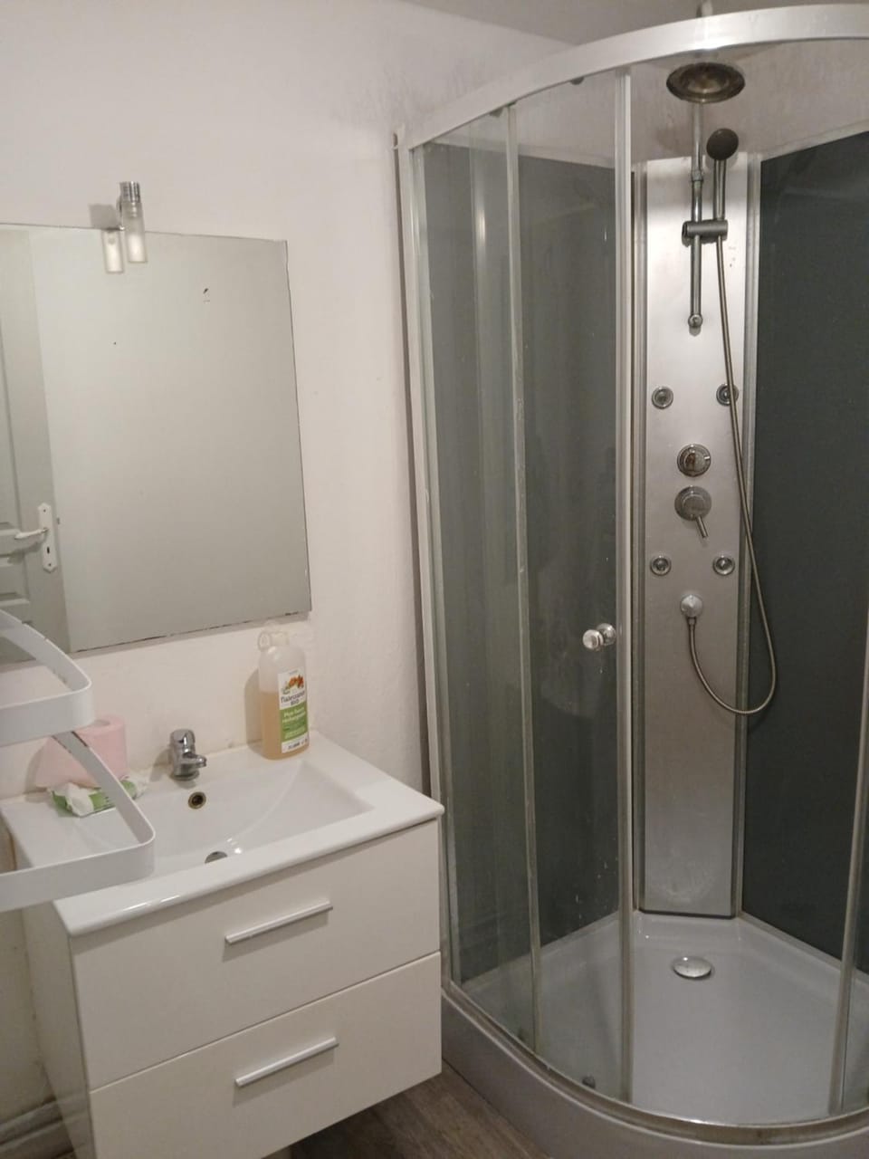 Appartement entier Vacation rental in Auvergne-Rhône-Alpes