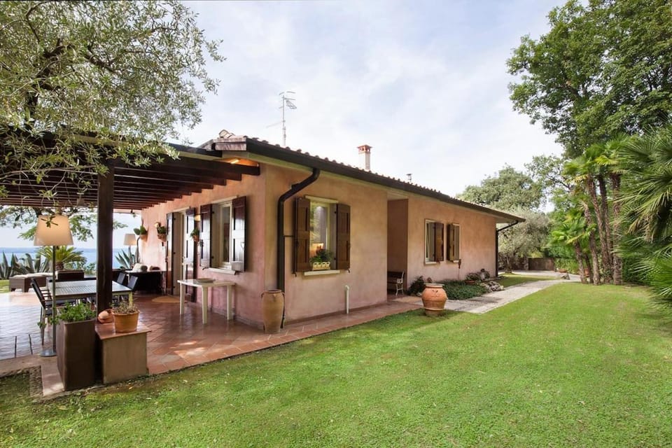 Villa Il Rifugio degli Oleandri - Vista mozzafiato Villa in Cavaion Veronese