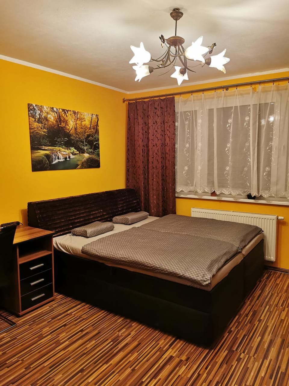 Photo of the whole room