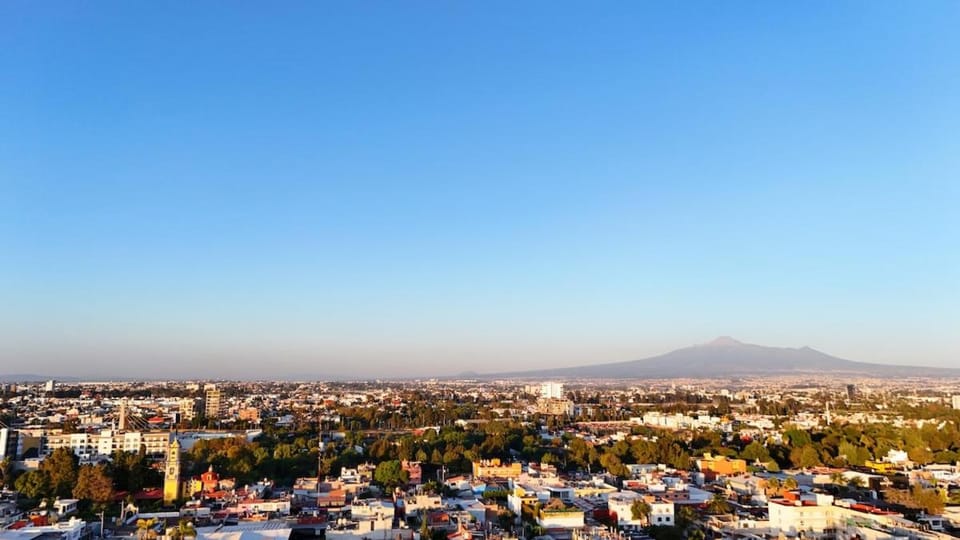 Cerca de pirámides, bancos, centros, UDLA, paradas Apartment in Cholula