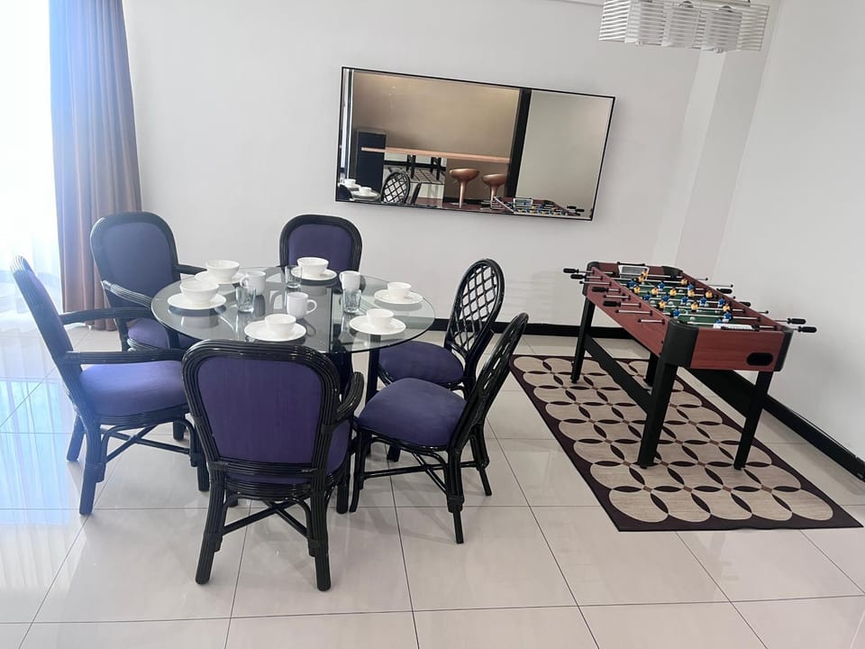 Likas Square Serviced Apartment - Seaview with 3bedrooms for 9pax by Kocy Homestay Apartment in Kota Kinabalu