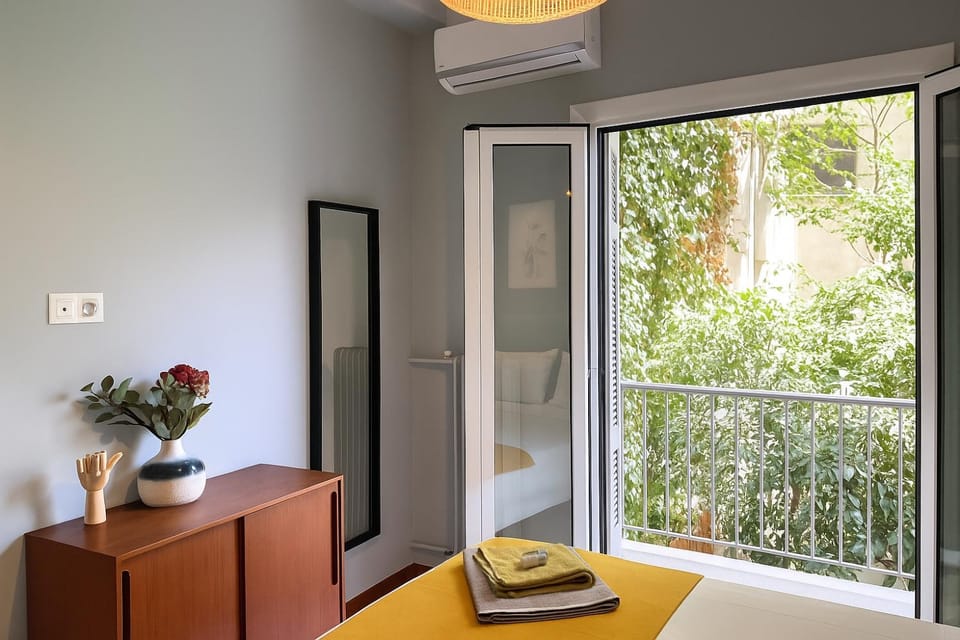 Charming Acropolis Flat with stunning 360 degrees building Roof Terrace Apartment in Athens