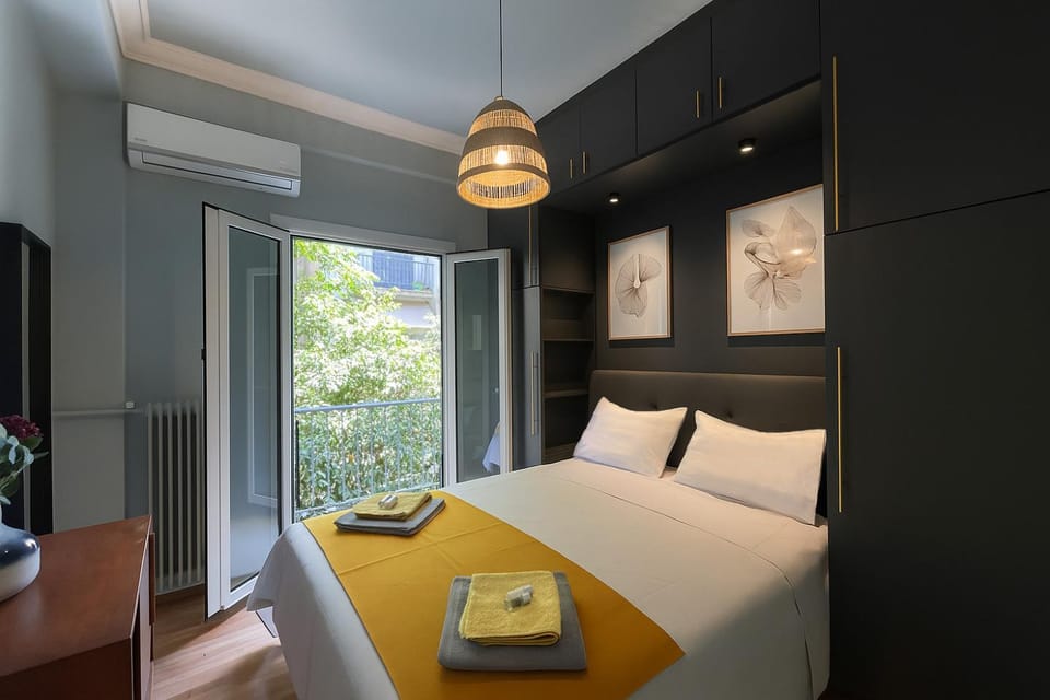 Charming Acropolis Flat with stunning 360 degrees building Roof Terrace Apartment in Athens