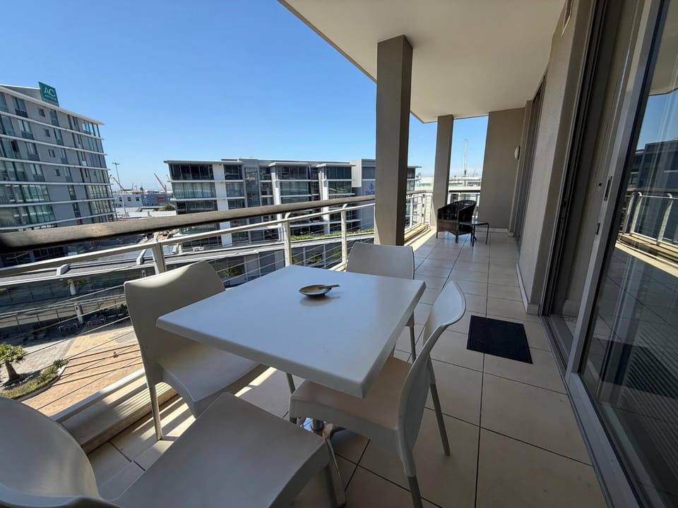 Balcony/Terrace, Dining area