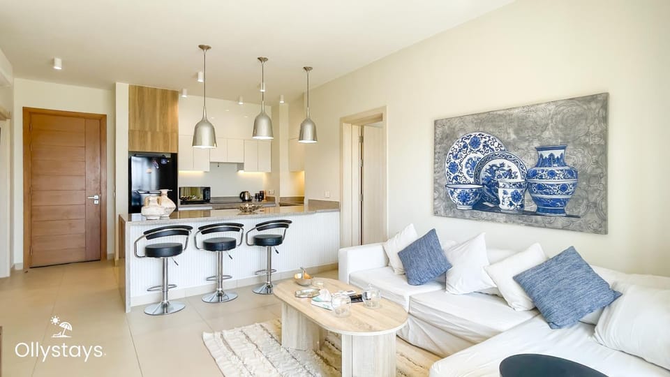 TV and multimedia, Kitchen or kitchenette, Living room, Seating area