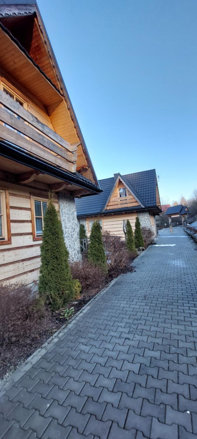 Góralskie domki pod Koronami House in Lesser Poland Voivodeship