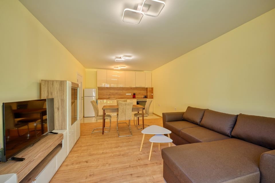 Communal lounge/ TV room, TV and multimedia, Living room