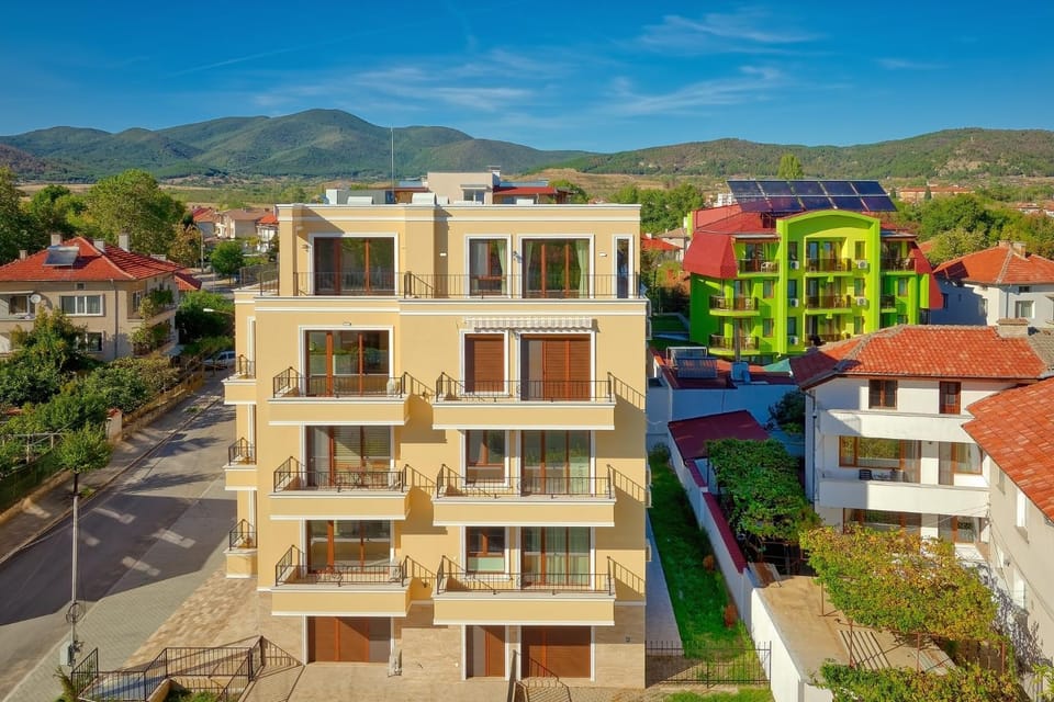Property building, Mountain view