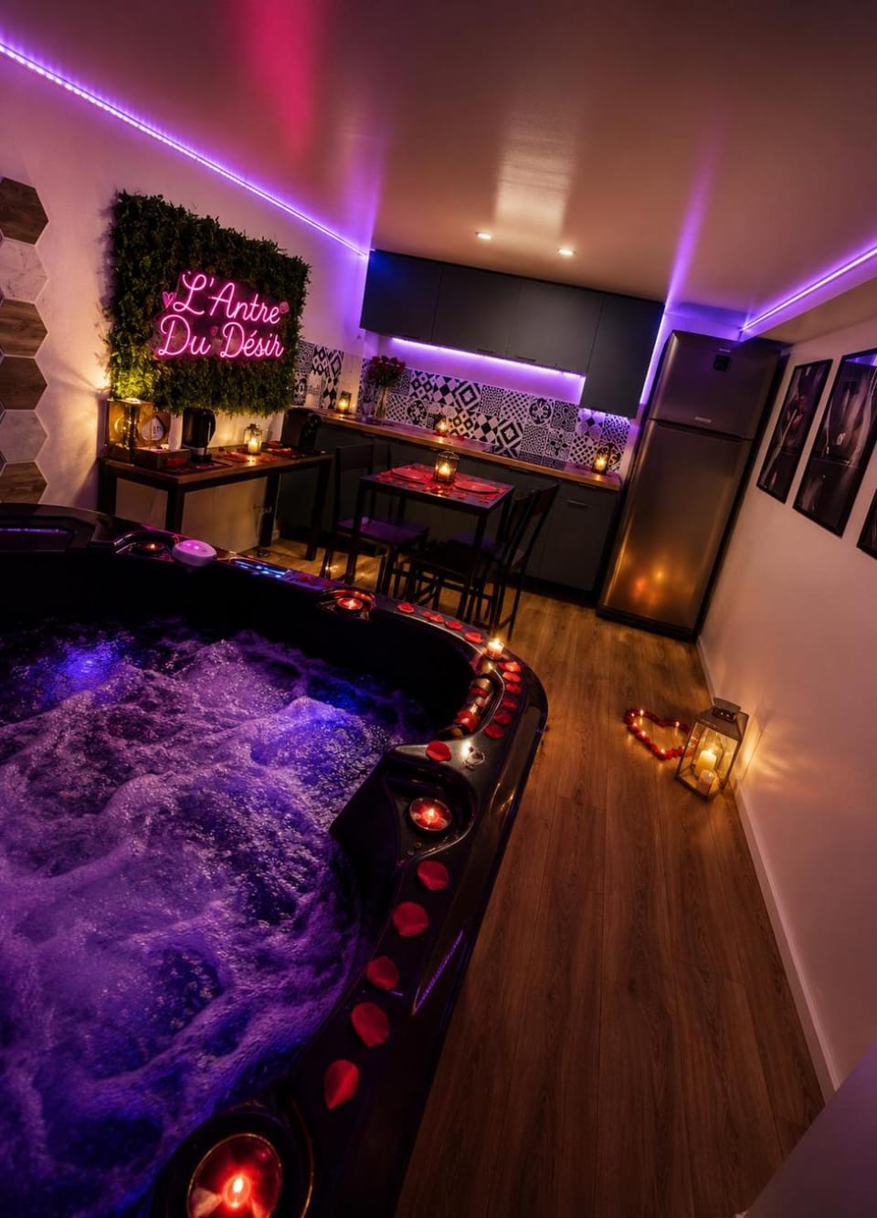 Hot Tub, Kitchen or kitchenette, stove, stove