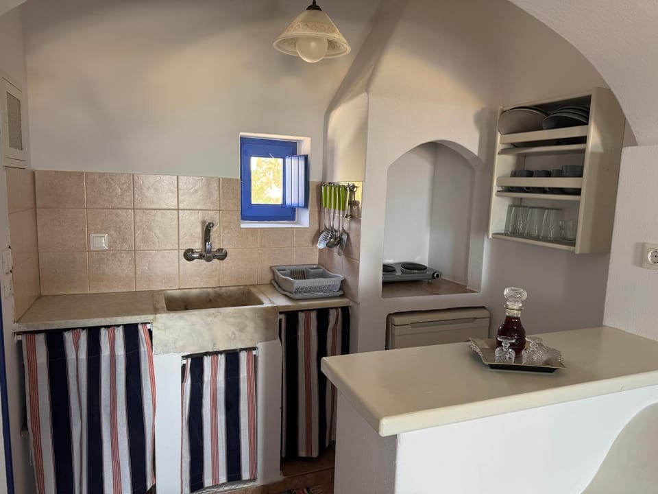 Aperanto Galazio Apartment in Koufonisia