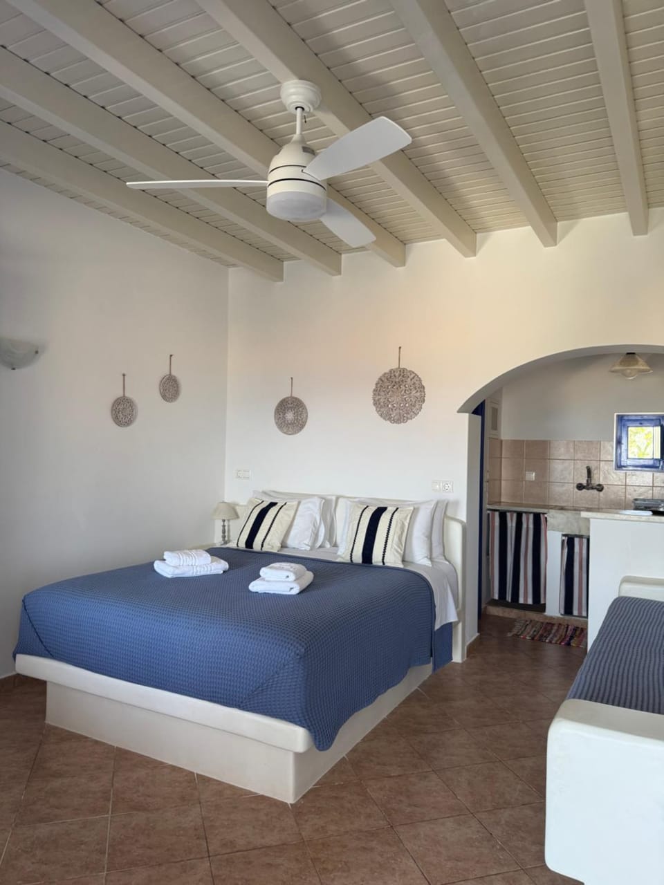 Aperanto Galazio Apartment in Koufonisia