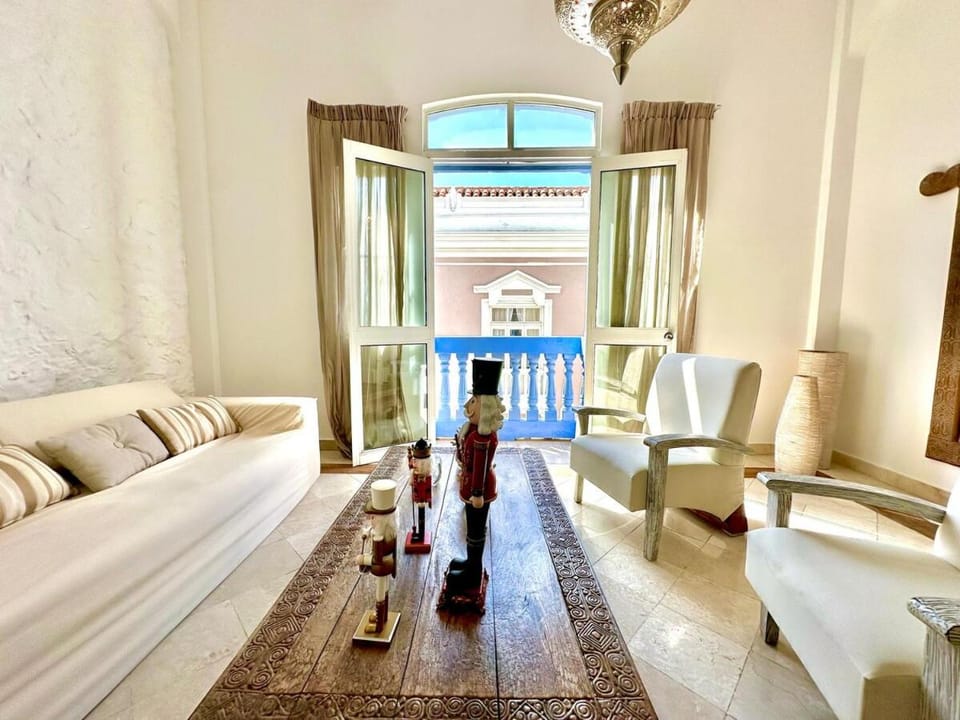 By Calamari Homes - Ayos 206 - Walled City Apartment in Cartagena