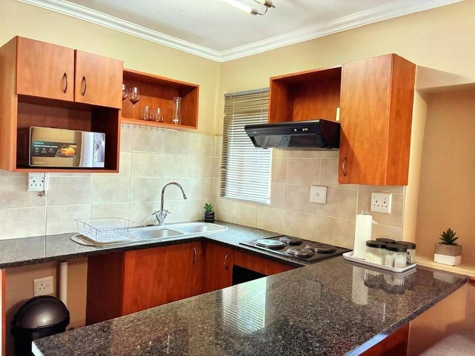 Apartment of Convenience-In the heart of Midrand Apartment in Gauteng