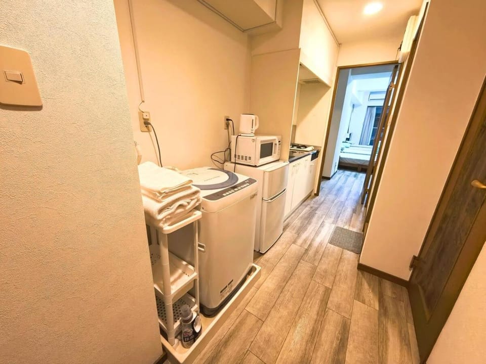 8Close to the station, 2 stations can be used, spacious space, maximum 5 people Apartment in Nagoya