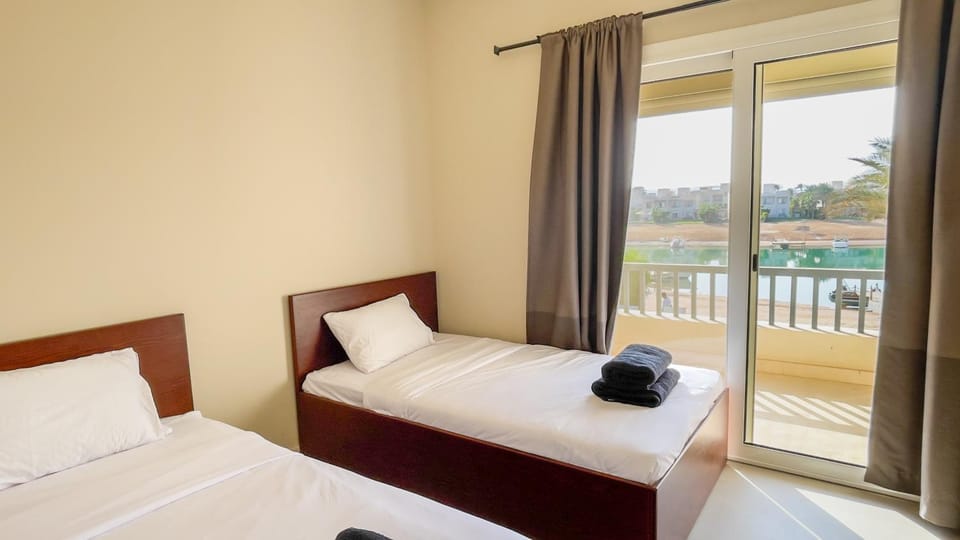 View (from property/room), Photo of the whole room, Bedroom