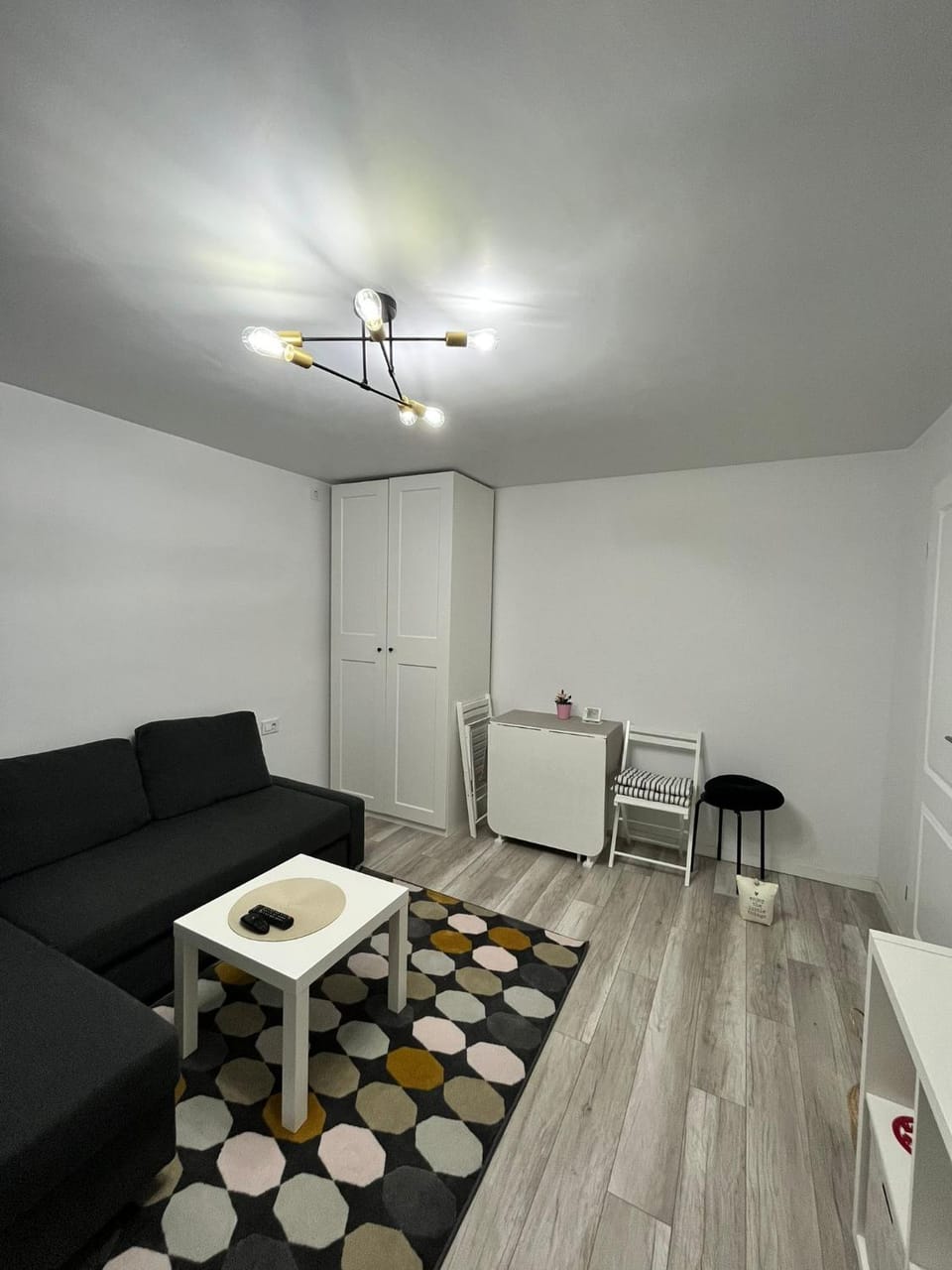 Spania Studio Apartment in Craiova