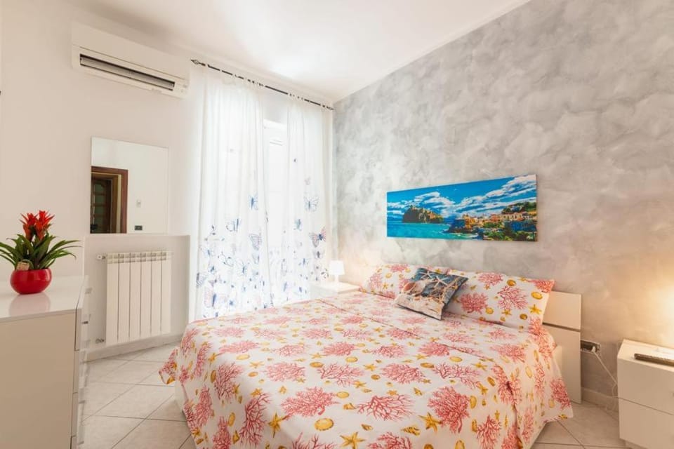 In pieno centro vicino al mare Apartment in Ischia