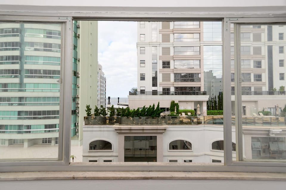 City view, Sea view