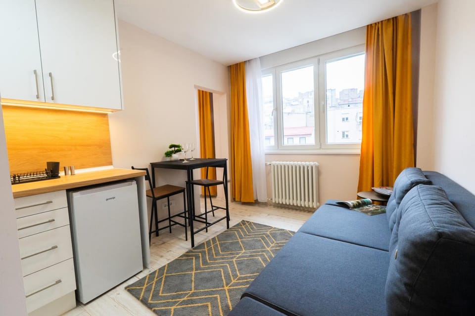 View (from property/room), Kitchen or kitchenette, Living room, Dining area, City view, kitchen