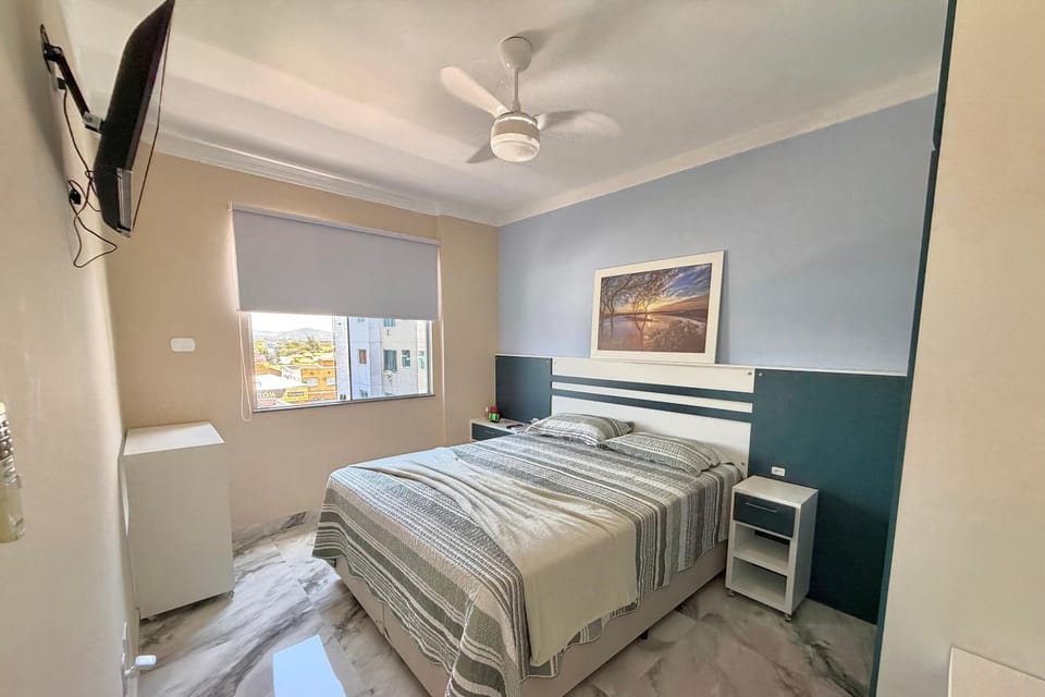 Bed, TV and multimedia, Photo of the whole room, City view, furniture, locker, wardrobe, air conditioner