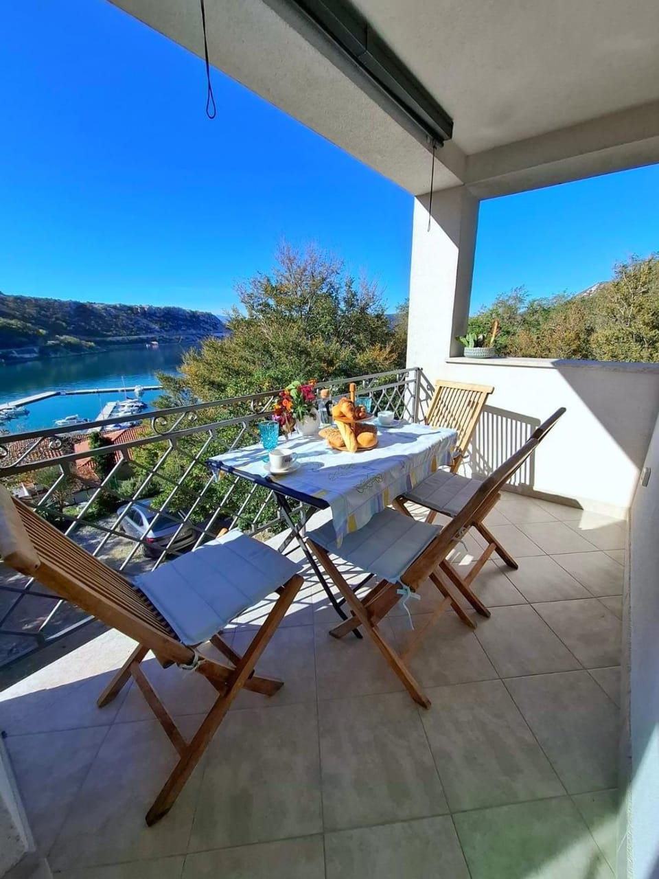 Day, Natural landscape, Balcony/Terrace, Seating area, Dining area, Sea view
