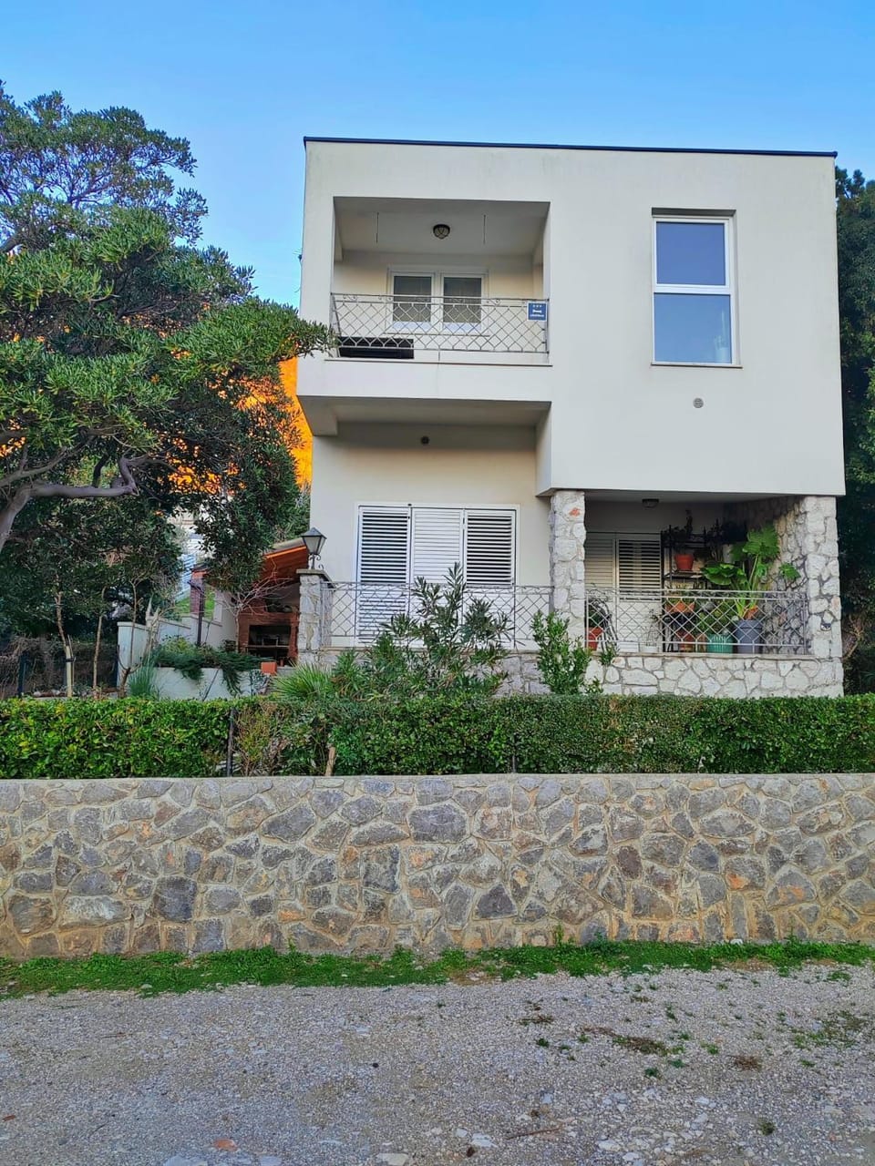 Property building, Day, Garden, Garden view