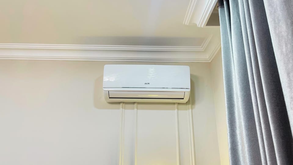 Bedroom, air conditioner