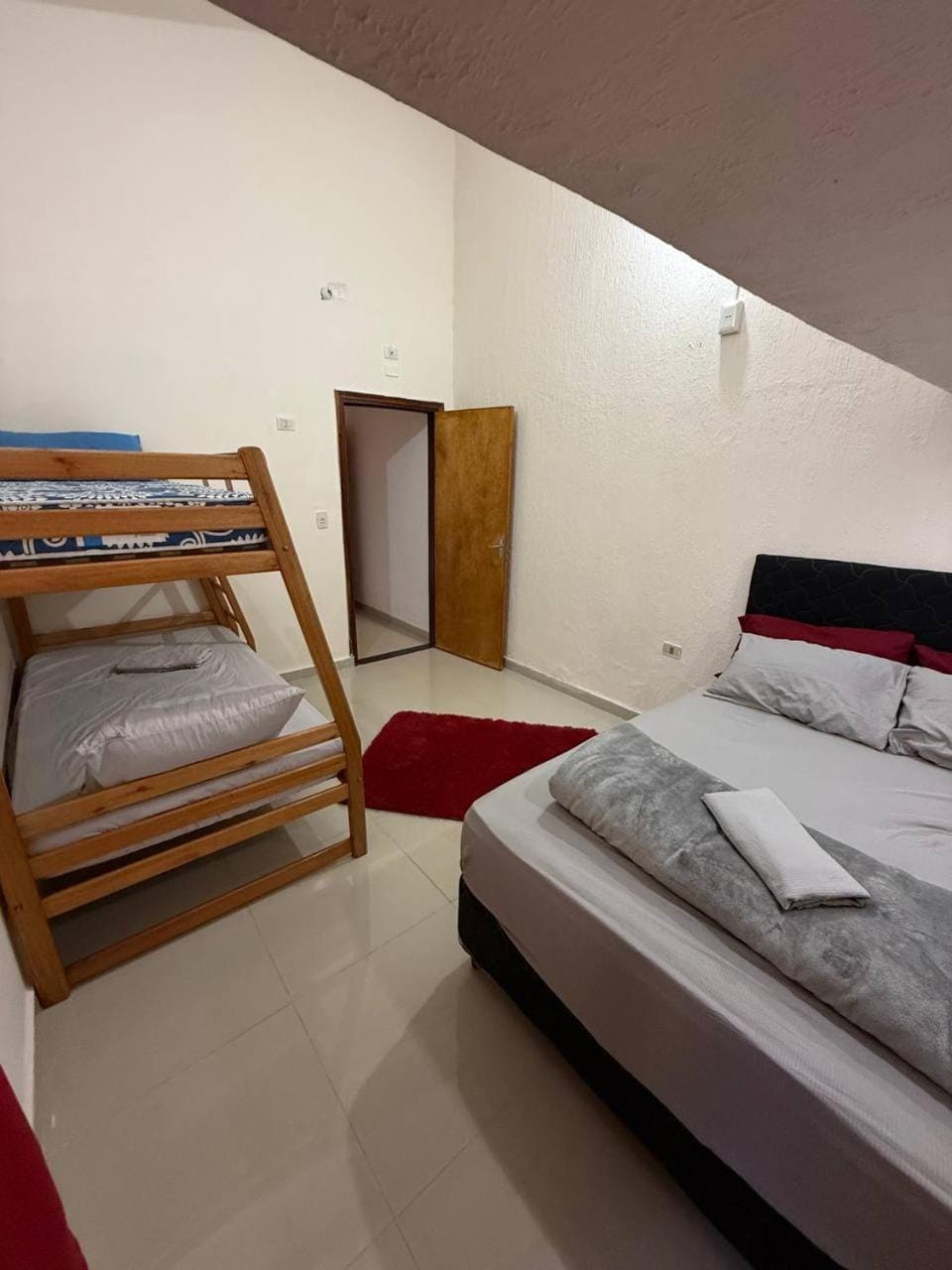 Bed, Photo of the whole room, Bedroom, bunk bed, towels