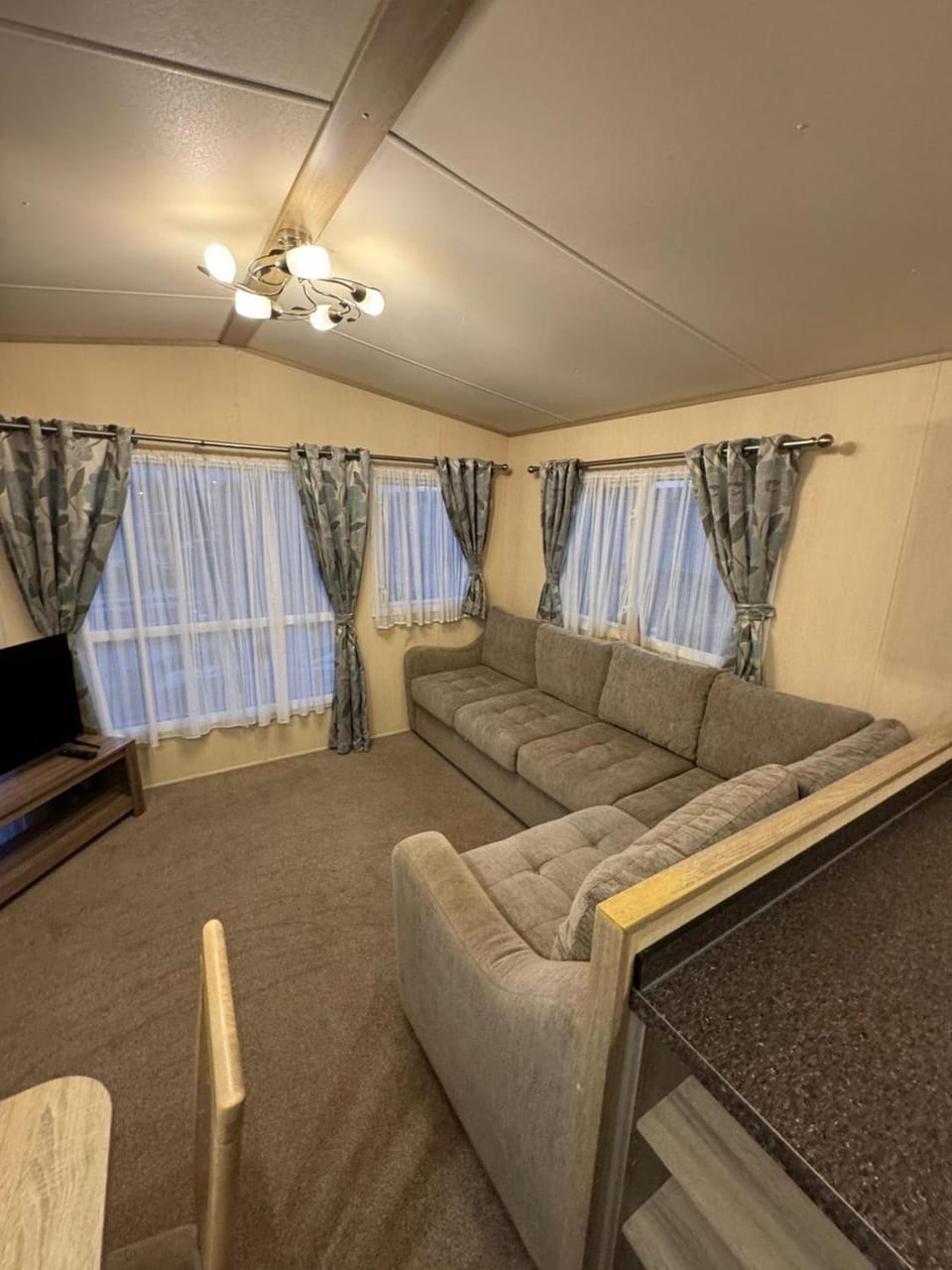 TV and multimedia, Living room, Photo of the whole room, Seating area