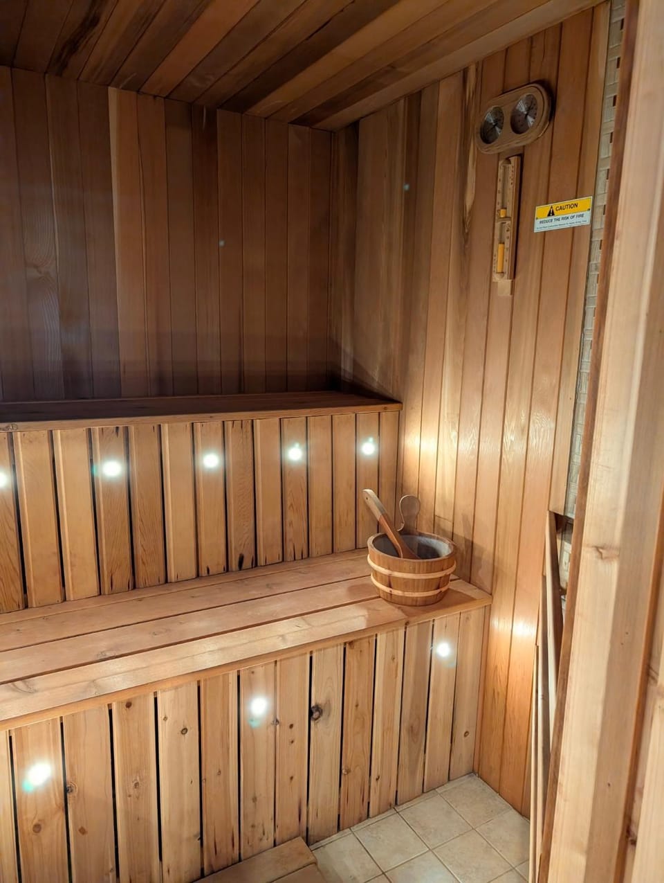 Home in Mount Pocono - Hot tub, Sauna, & Lakefront House in Coolbaugh Township