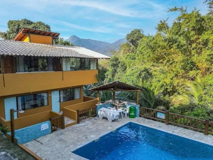 BBQ facilities, Swimming pool