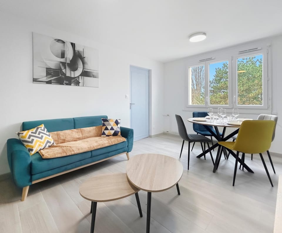 Appartement lumineux, épuré avec balcon et parking Apartment in Bourgogne-Franche-Comté