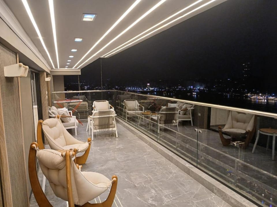 Luxury hotel apartments on the Nile view dircetly Apartment in Cairo