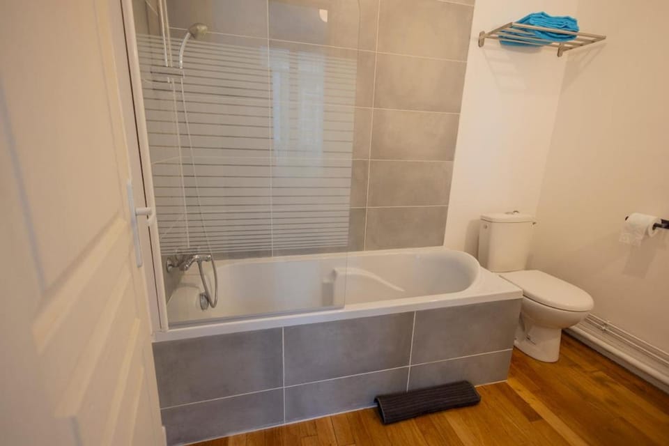 Bathroom, Bath
