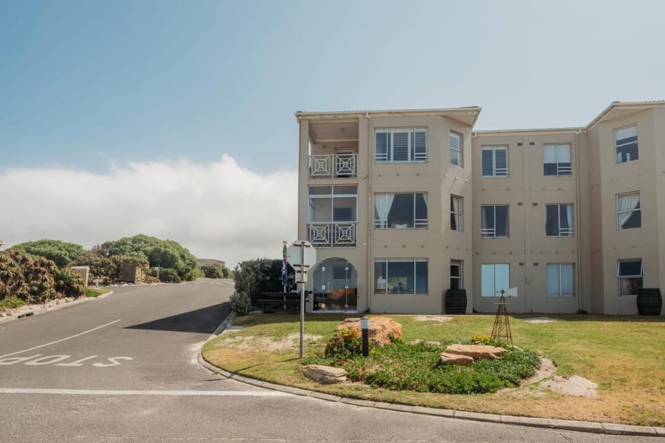 Property building, Day, Natural landscape