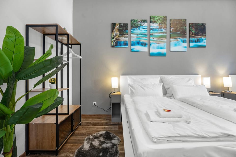 Bed, Photo of the whole room, Bedroom, wardrobe