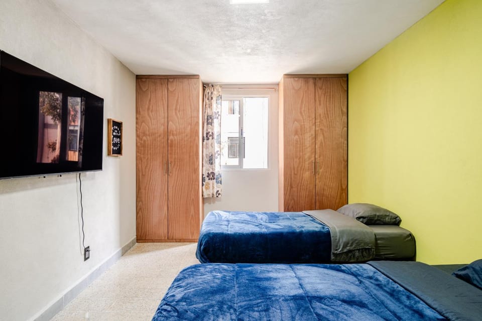 Bed, TV and multimedia, Photo of the whole room, Bedroom, wardrobe