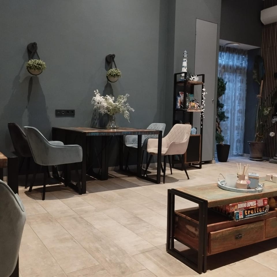 Groepsverblijf voormalig politiebureau 4 kamers Apartment in Ouddorp