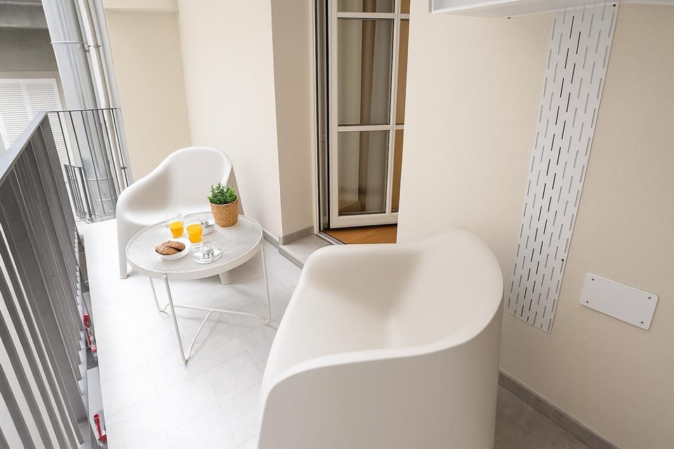 Property building, Balcony/Terrace