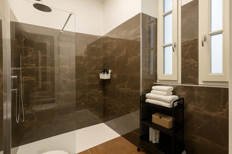 Shower, Bathroom, towels