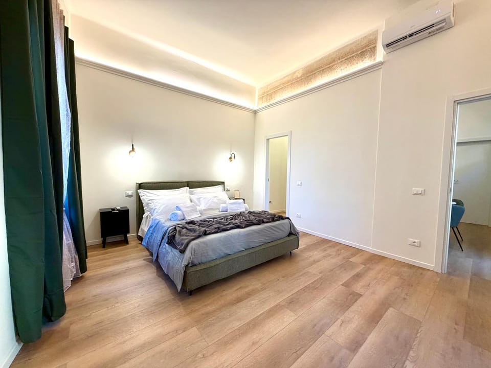 Bed, Photo of the whole room, Bedroom, wardrobe, air conditioner