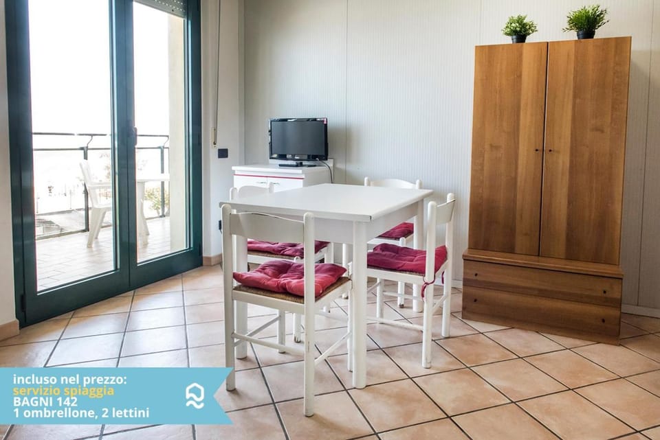 Appartamento a Senigallia sul mare - SE004 Apartment in Senigallia