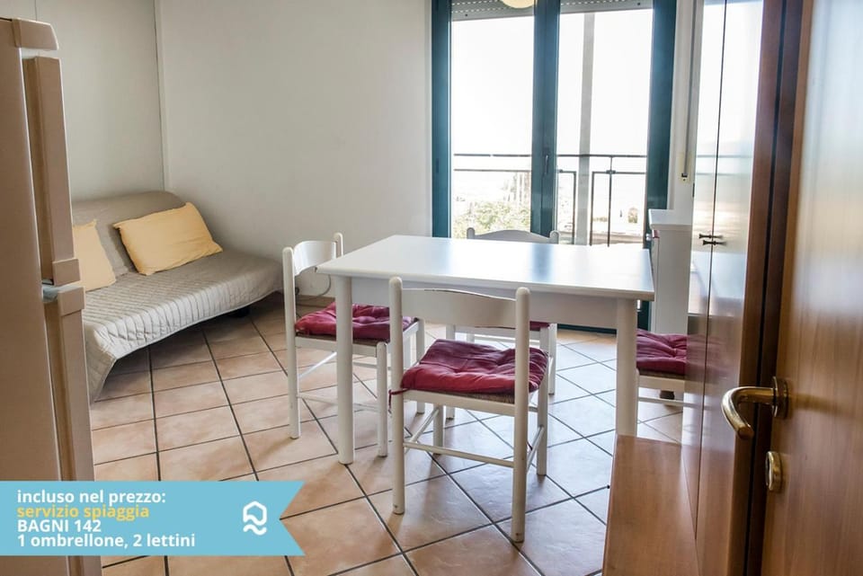 Appartamento a Senigallia sul mare - SE004 Apartment in Senigallia