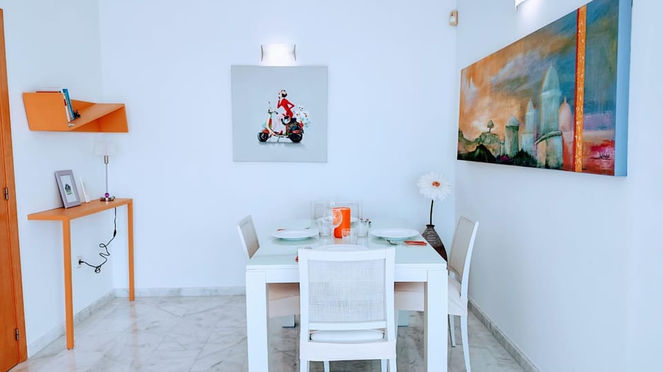 Living room, Decorative detail, Dining area